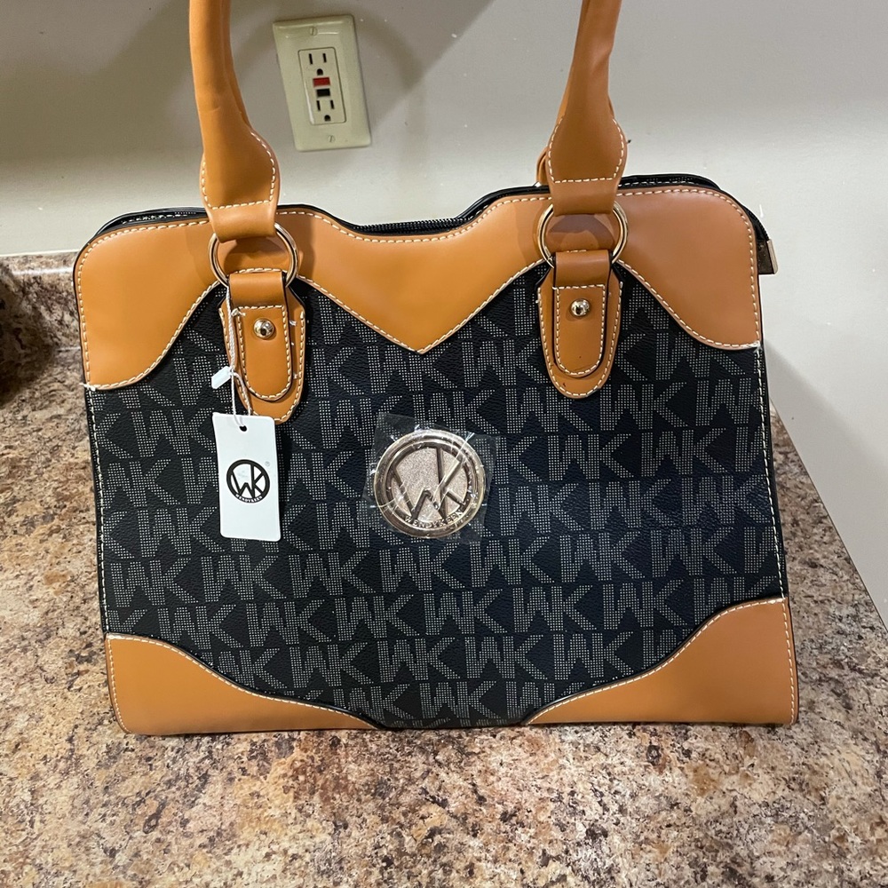 Women’s shoulder bag